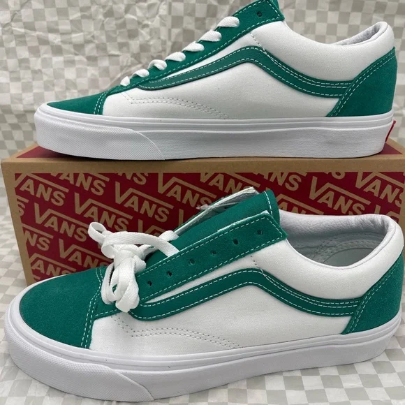 Vans WMNS Style 36 'Classic Sport -
Cadmium Green Sneakers
VN0A54F69YE - Picture 1 of 16